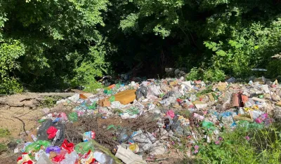 Дивља депонија у близини Васових вода