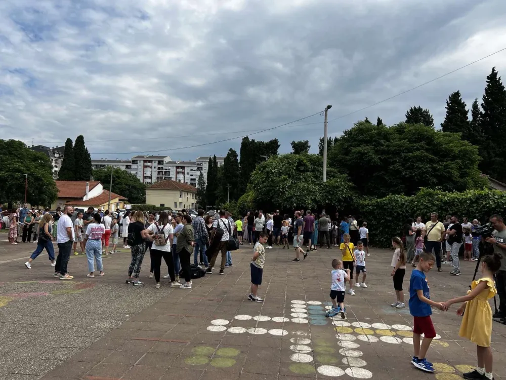 Protest roditelja učenika O&Scaron; Oktoih