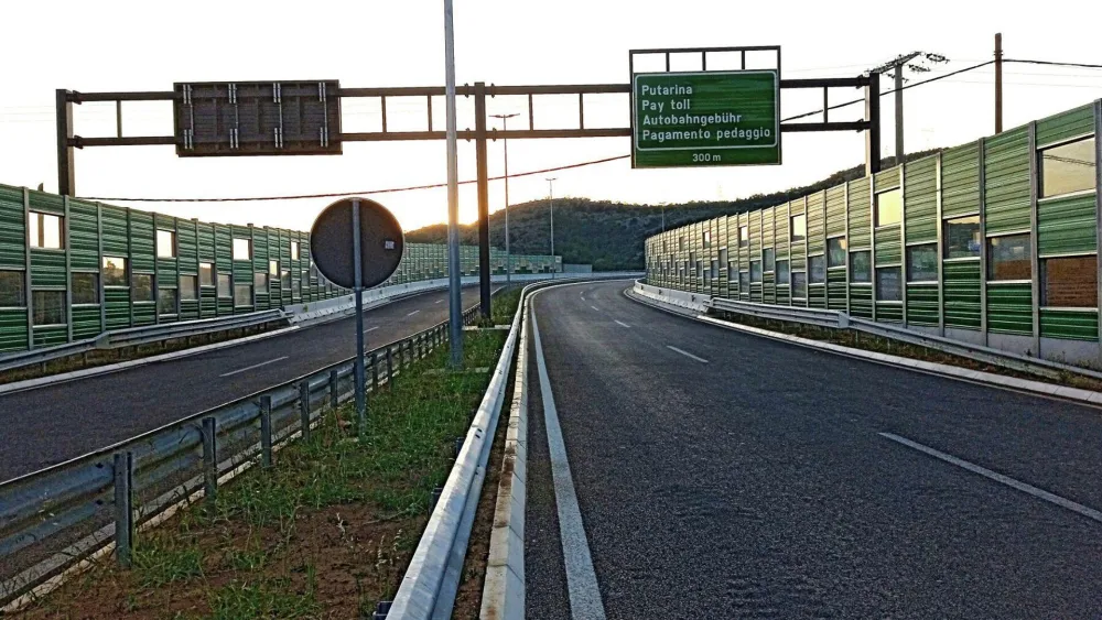 autoput, pocetni dio nakon kruznog na Zlatici