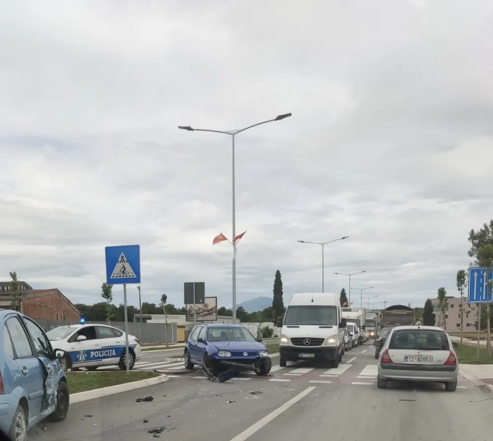 Udes na bulevaru Podgorica - Tuzi