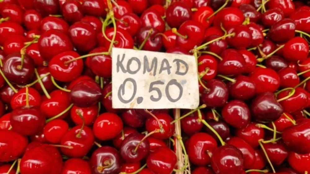 Трешње на комад на бањалучкој пијаци