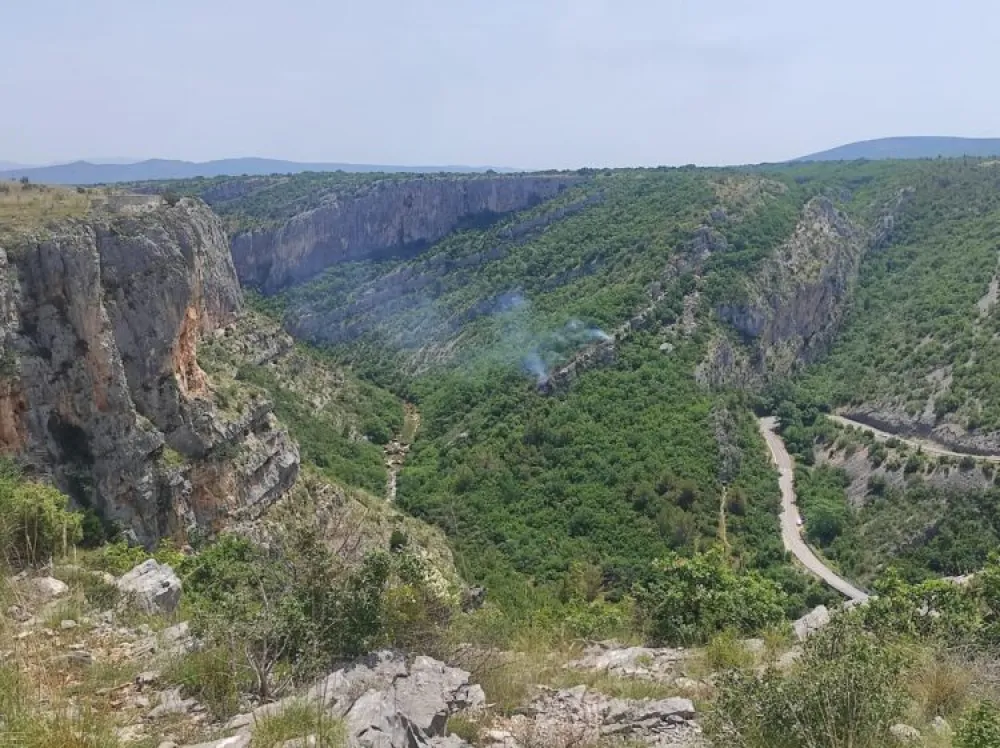 Sru&scaron;io se helikopter