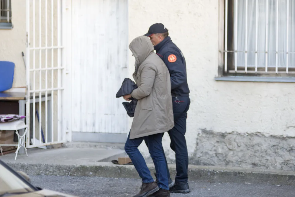 privodjenje dejana knezevica na saslusanje u sdt