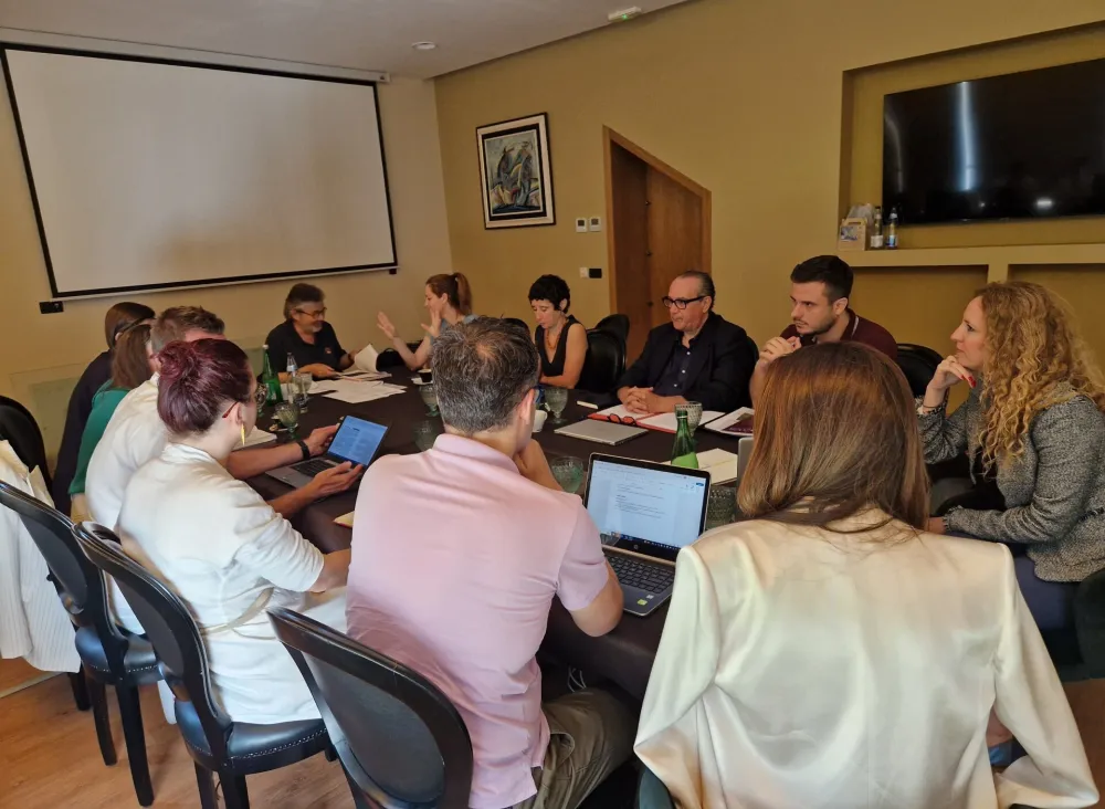 Eksperti i domaćini na jednoj od panel diskusija
