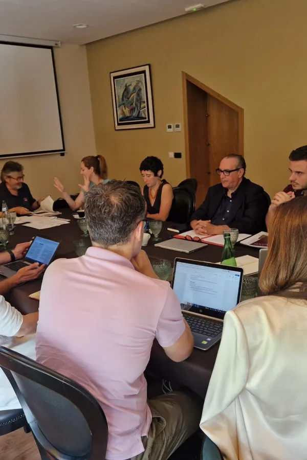 Eksperti i domaćini na jednoj od panel diskusija