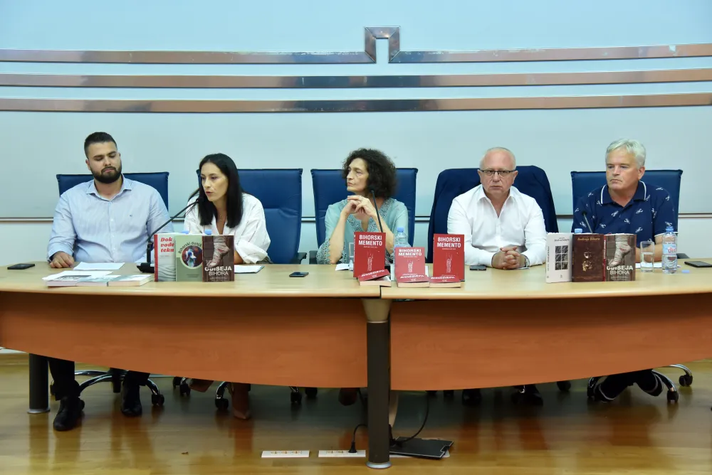 Literarne zidanice za čitanje i pamćenje