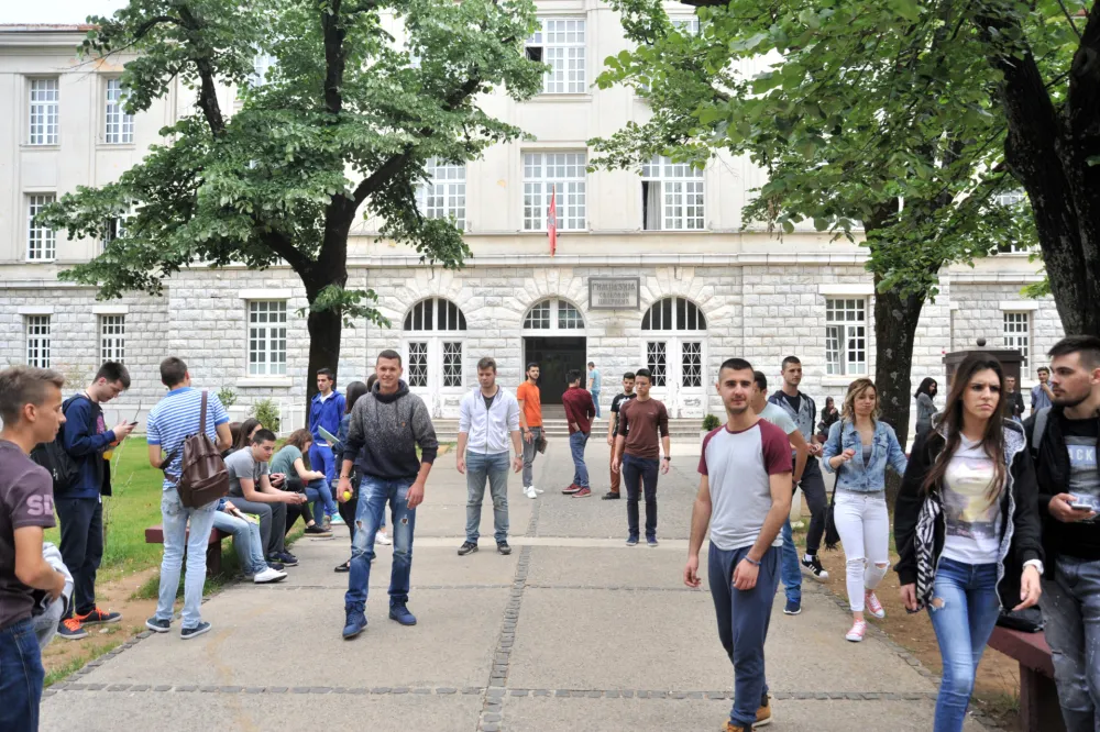 U op&scaron;toј gimnaziјi u Podgorici zavr&scaron;en upis