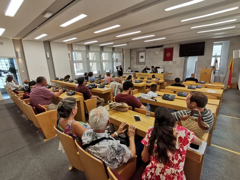 NVO da koriste institut "slobodne stolice"