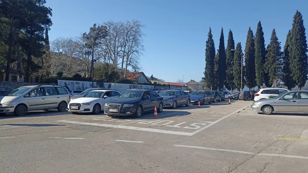Stvorene gužve zbog požara na trajektu
