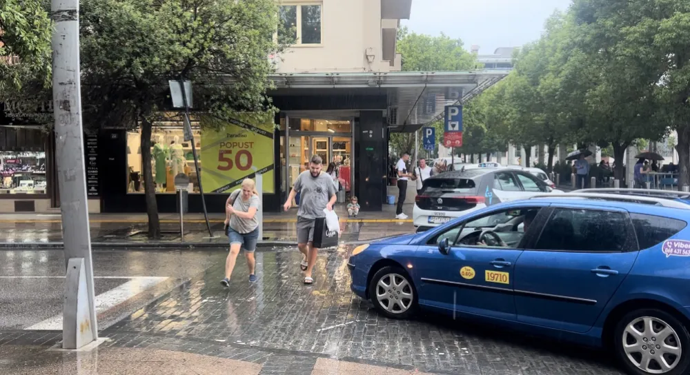 Nekultura vozača prema pјe&scaron;acima: Liјepo pona&scaron;anje važi i na &bdquo;zebrama&rdquo;