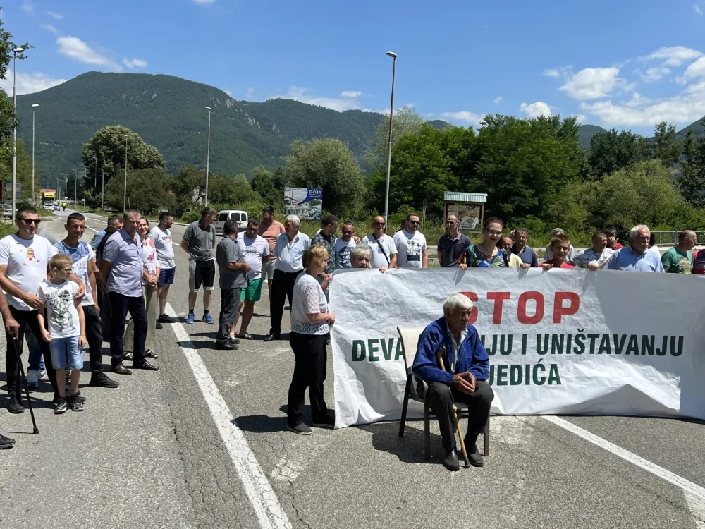 Mje&scaron;tani Bijedića i okolnih sela traže raskid ugovora za izgradnju kamenoloma i da se uključi SDT
