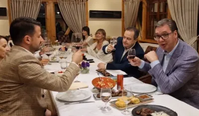 Tokom večere se i zapjevalo