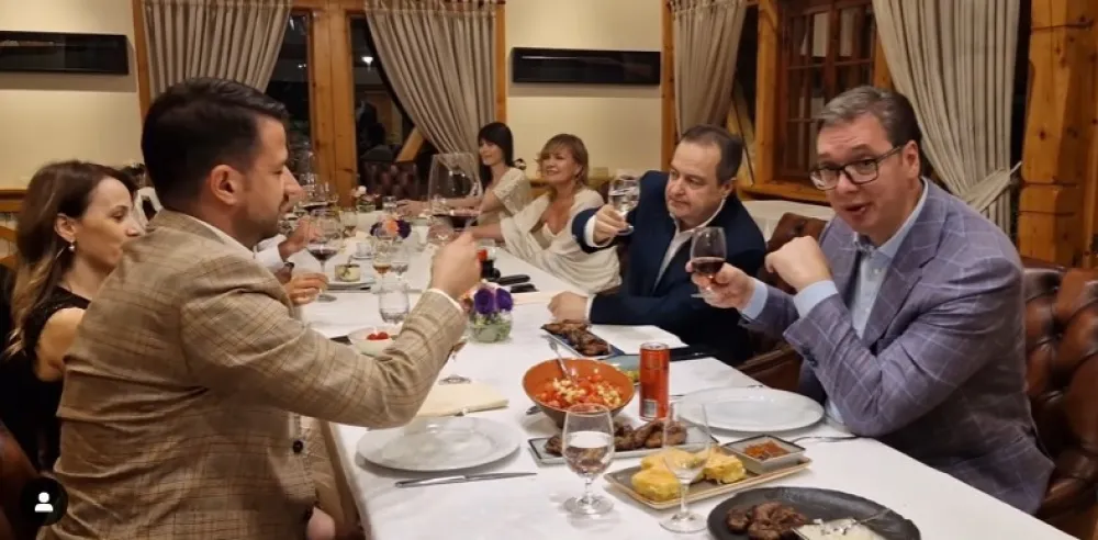 Tokom večere se i zapjevalo