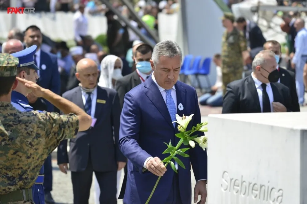 Đukanović: Zabrinjava da i nakon 28 godina ima onih koji negiraju genocid
