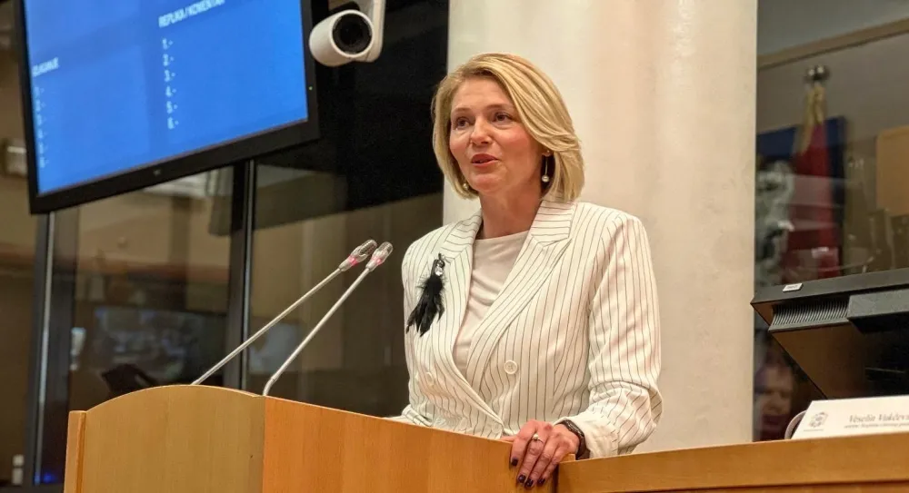 Sjednica Glavnog Grada, Olivera Injac