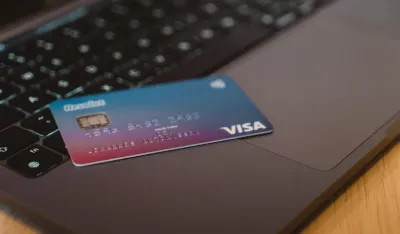 Unsplash: CardMapr.nl, ilustracija<br>Kartica, banka