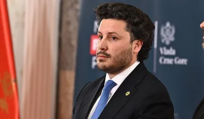 Abazović uputio telegram povodom smrti Komnenića