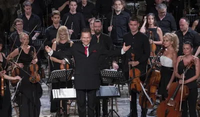 Mestro Suđić i orkestar