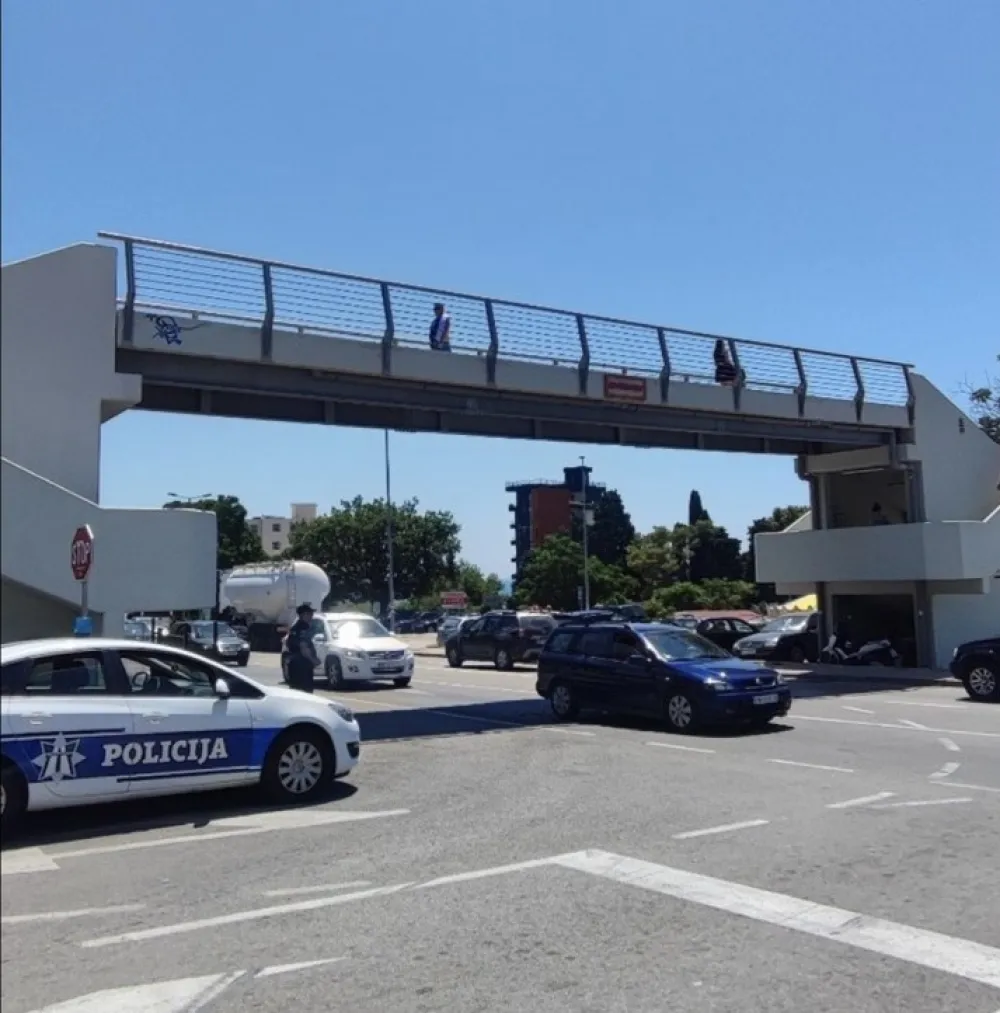 Sutomore: Policija apeluje na kori&scaron;ćenje pasarele