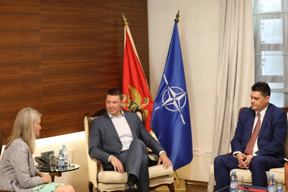 Medoks u opro&scaron;tajnoj posjeti: Adžić zahvalio na podr&scaron;ci crnogorskom sistemu odbrane