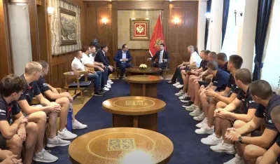 (VIDOEO) Milatović organizovao svečani prijem za kadetsku vaterpolo selekciju Crne Gore