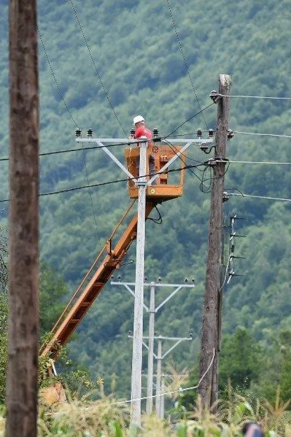 Један од реконструисаних далековода