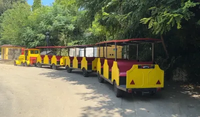 Nesuglasice oko turističke ponude: U Đenovićima ostali i bez vozića i bez klupa za odmor