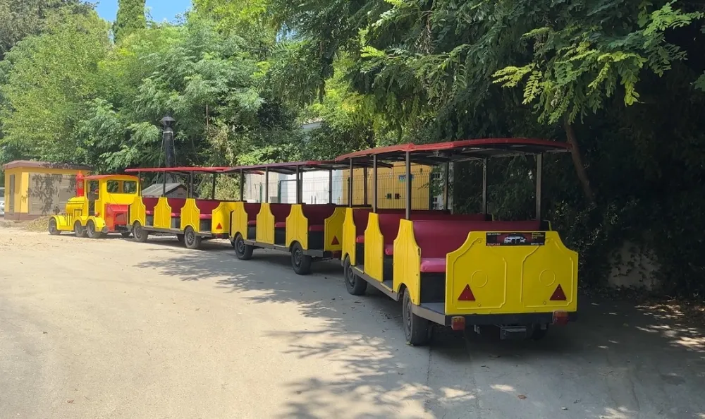 Nesuglasice oko turističke ponude: U Đenovićima ostali i bez vozića i bez klupa za odmor