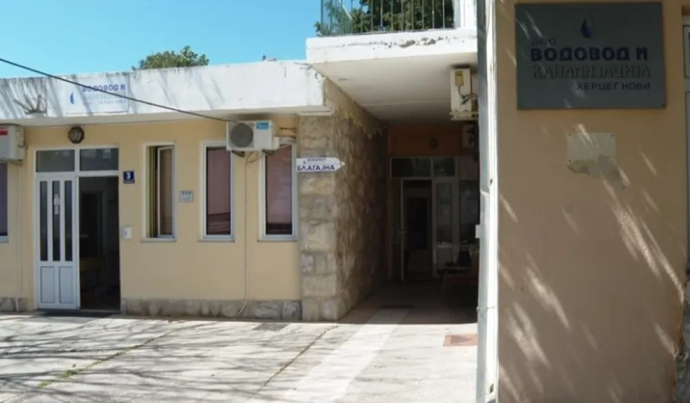 Novsko preduzeće Vodovod i kanalizacija prodaje auta i teretna vozila