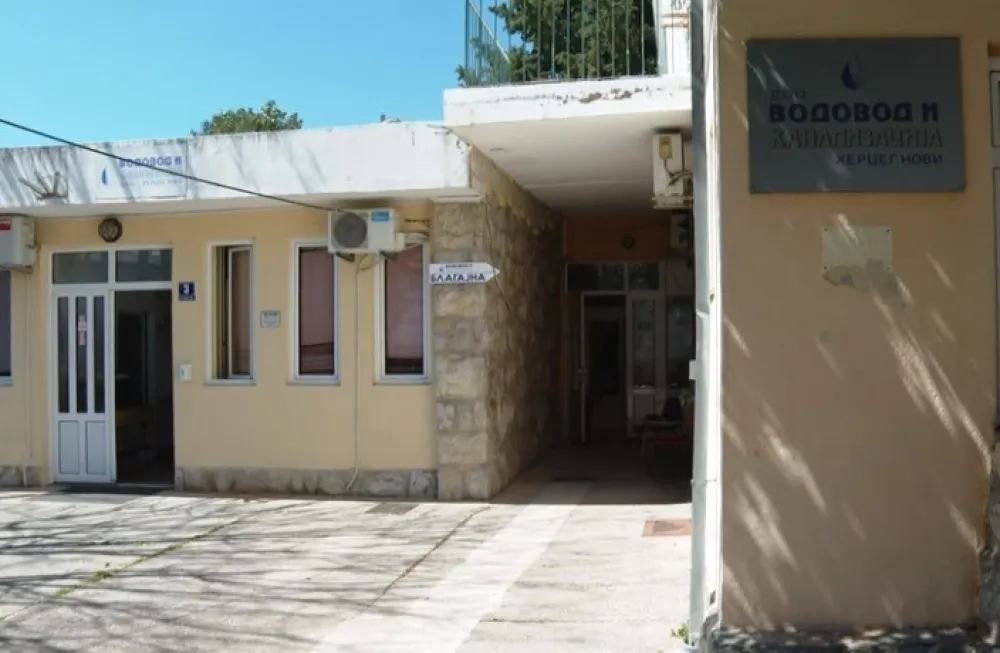 Novsko preduzeće Vodovod i kanalizacija prodaje auta i teretna vozila