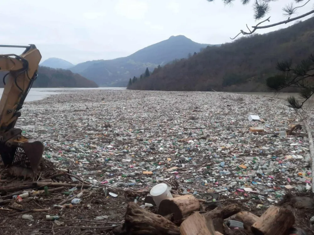 Za prikupljanje plutaјućeg otpada u Limu neophodne dozvole