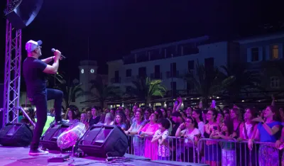Tropiko bend zabavio Tivćane i turiste