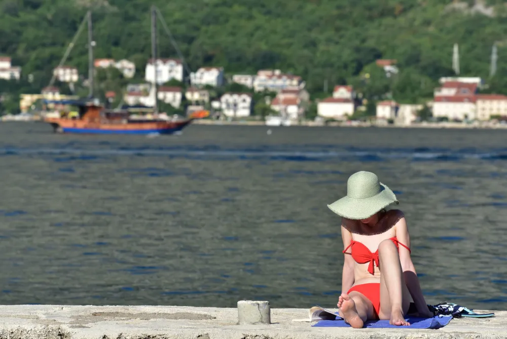 Turizam, turizam 2022, turizam2022, boka kotorska, prcanj, turisti, more, ljeto 2022, ljeto2022, sunce, vrucina