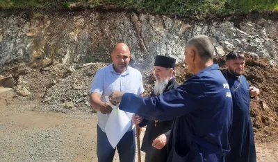 Vladika Atanasije obi&scaron;ao radove