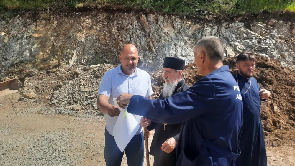Vladika Atanasije obi&scaron;ao radove