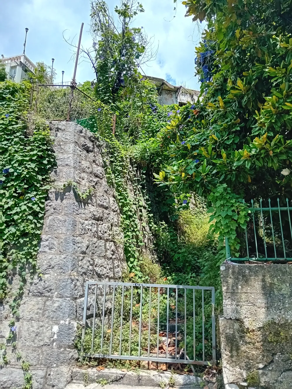 Herceg Novi: Sudski proces otežava sanaciju potpornog zida hotela Rudnik