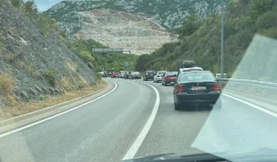 Kolaps u saobraćaju na putu Podgorica &ndash; Bar