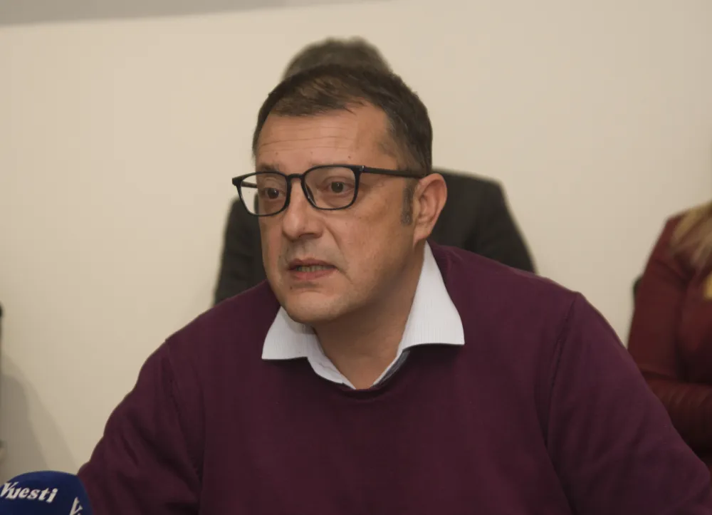 Procesuiran Perunović: Osumnjičen da je sa službene kartice EPCG-a skinuo 19.000 eura