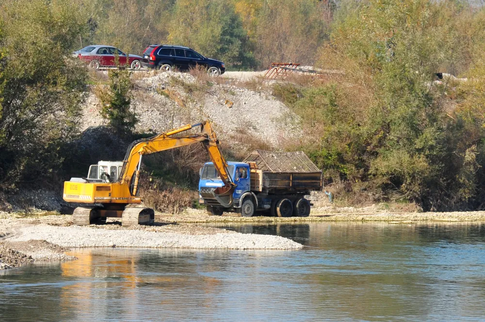 Zbog eksploatacije &scaron;ljunka krivična prijava protiv dvije osobe