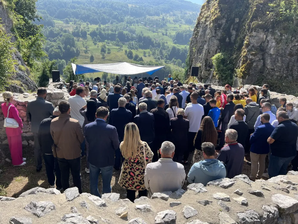 ''Ostrog na sјeveru'' okupio vјernike u slavu svecu, ljubavi i pomirenju