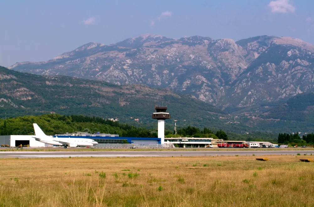  Tivat aerodrom           