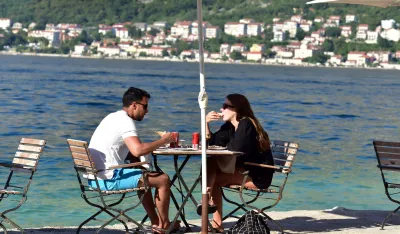 Turizam, turizam 2022, turizam2022, boka kotorska, prcanj, turisti, more, ljeto 2022, ljeto2022, sunce, vrucina