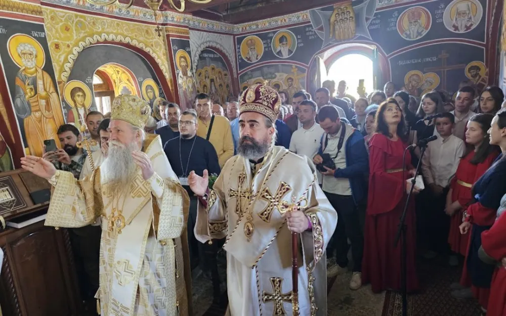 Пивљани обнављају храмове