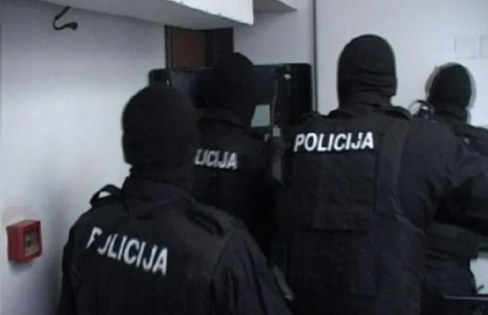 Унутрашња контрола провјера поступање колега (илустрација)