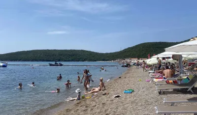 Плажа Јаз у Будви