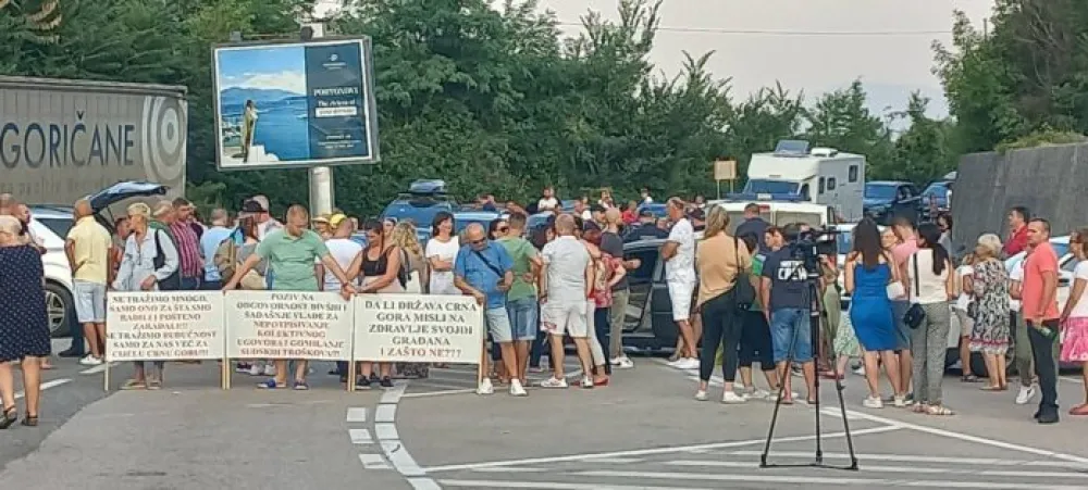 Francuski turisti pridružili se radnicima Instituta Igalo u blokadi graničnih prelaza