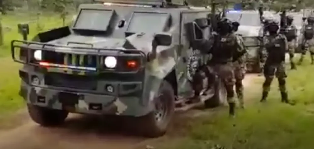 (VIDEO) Meksičke kriminalne organizacije oklopne automobile koriste za obračune sa policijom