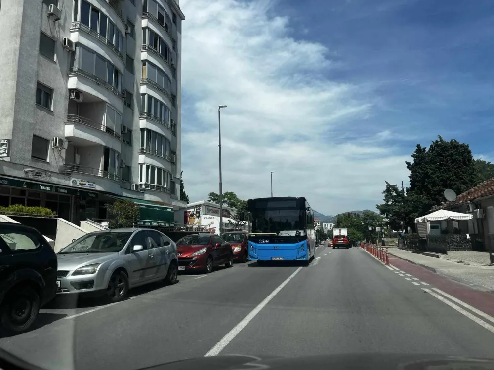 Uvode se tri nove autobuske linije u Podgorici: Povezuјu Stari aerodrom i Tolo&scaron;e