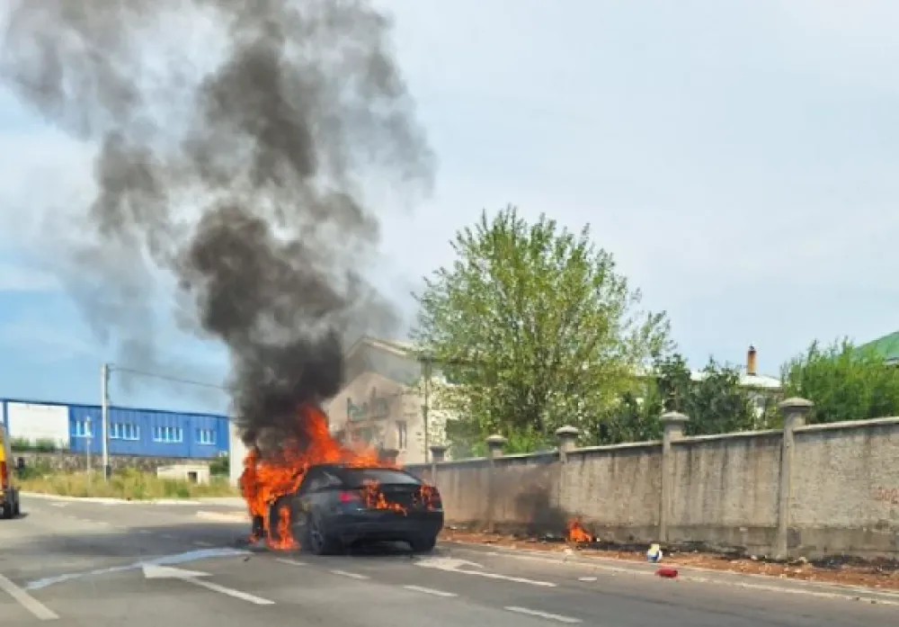 Automobil izgorio na putu Podgorica-Danilovgrad