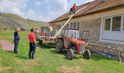 Sloga gradi novi krov &scaron;kole u Su&scaron;ici